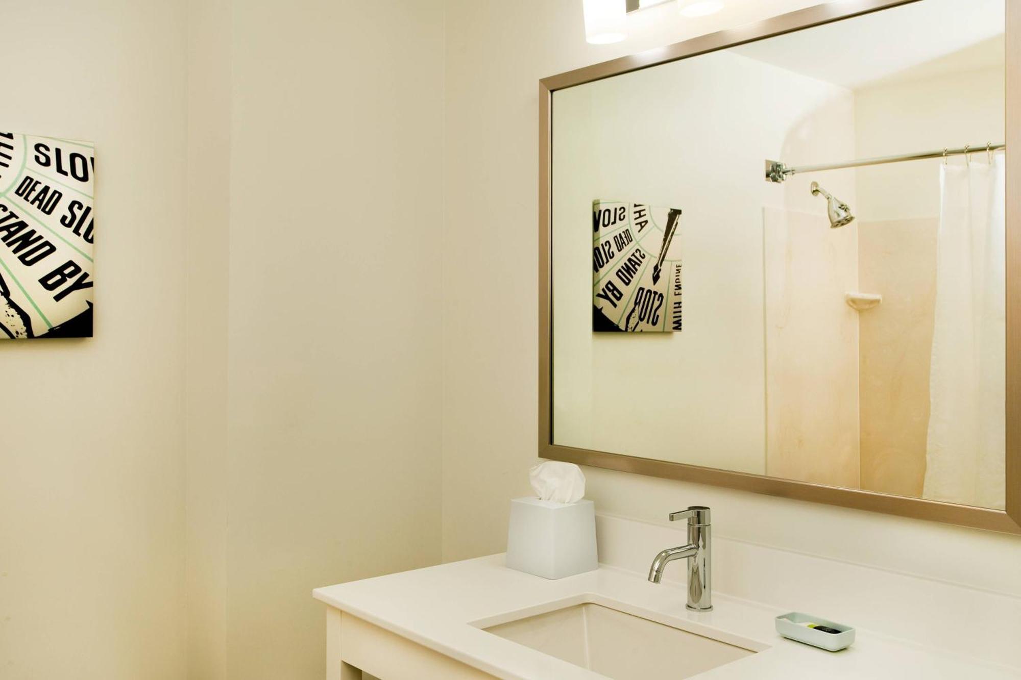 Four Points By Sheraton Louisville Airport Ngoại thất bức ảnh