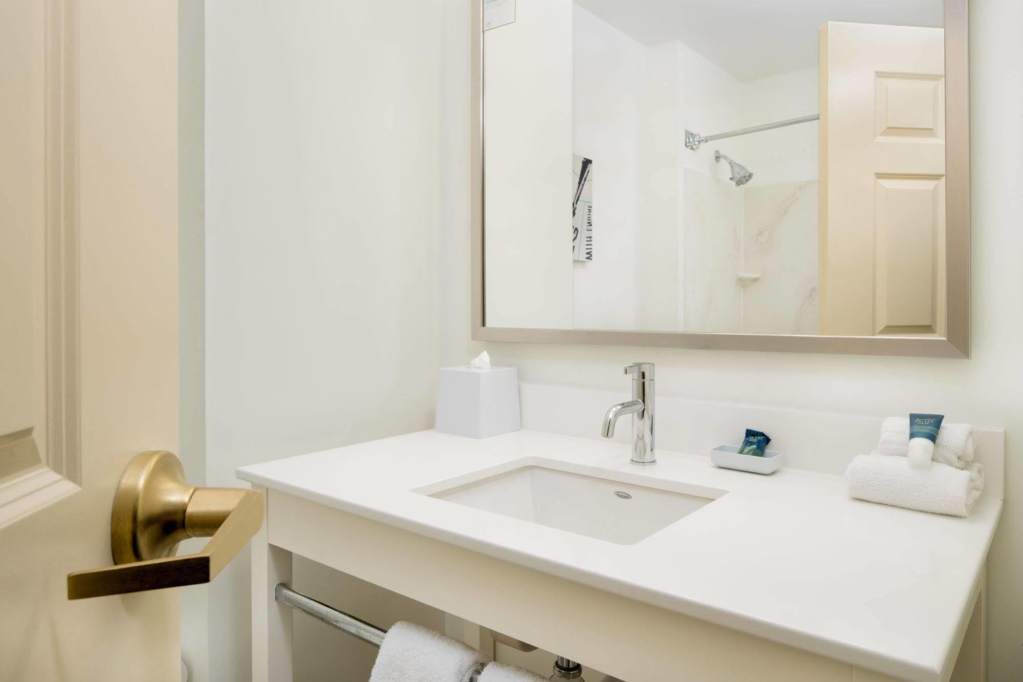 Four Points By Sheraton Louisville Airport Ngoại thất bức ảnh